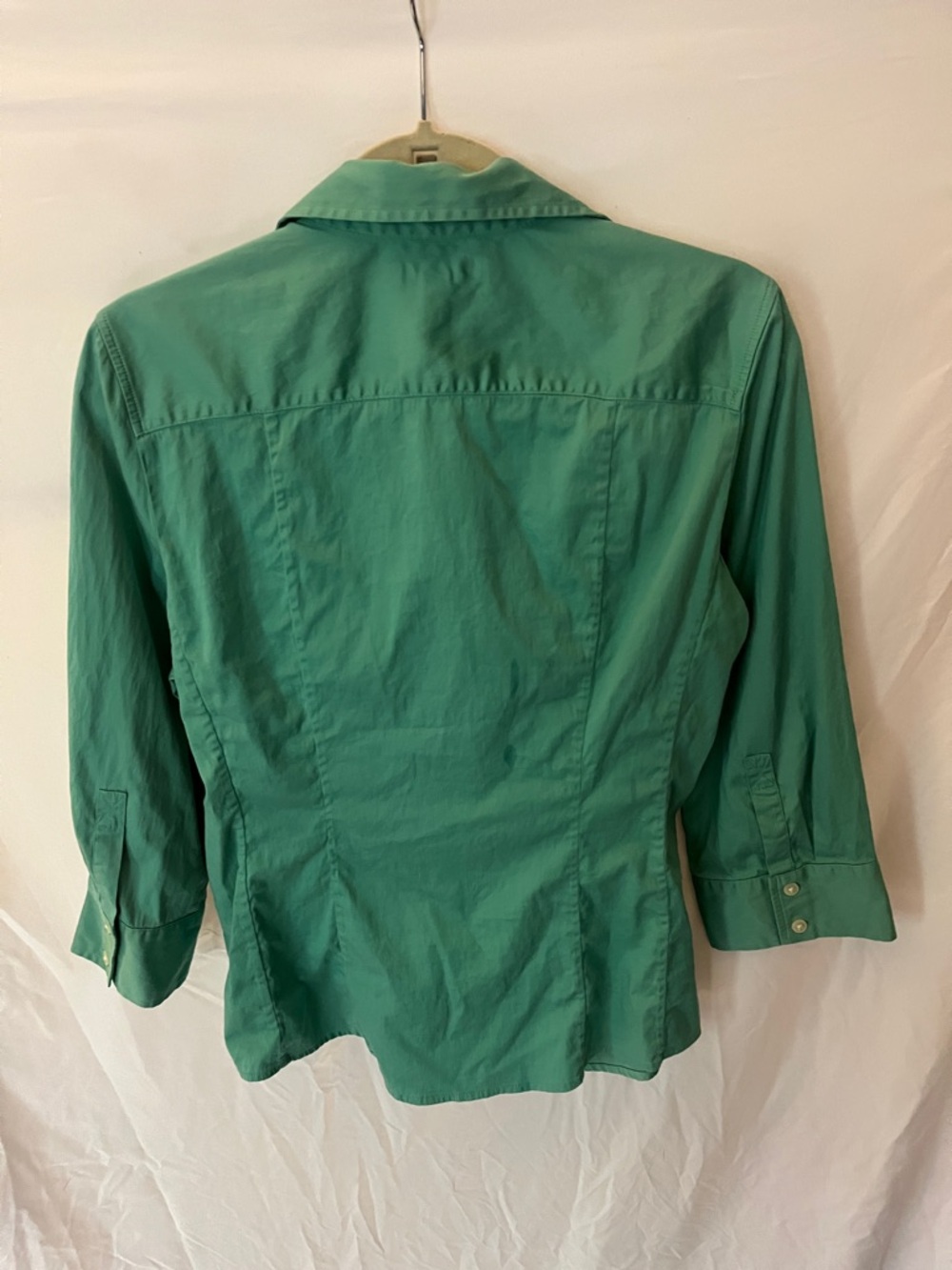 Women’s Fitted Green Button-Up Shirt - Classic Collared Top 3/4 Sleeve - Picture 3 of 3